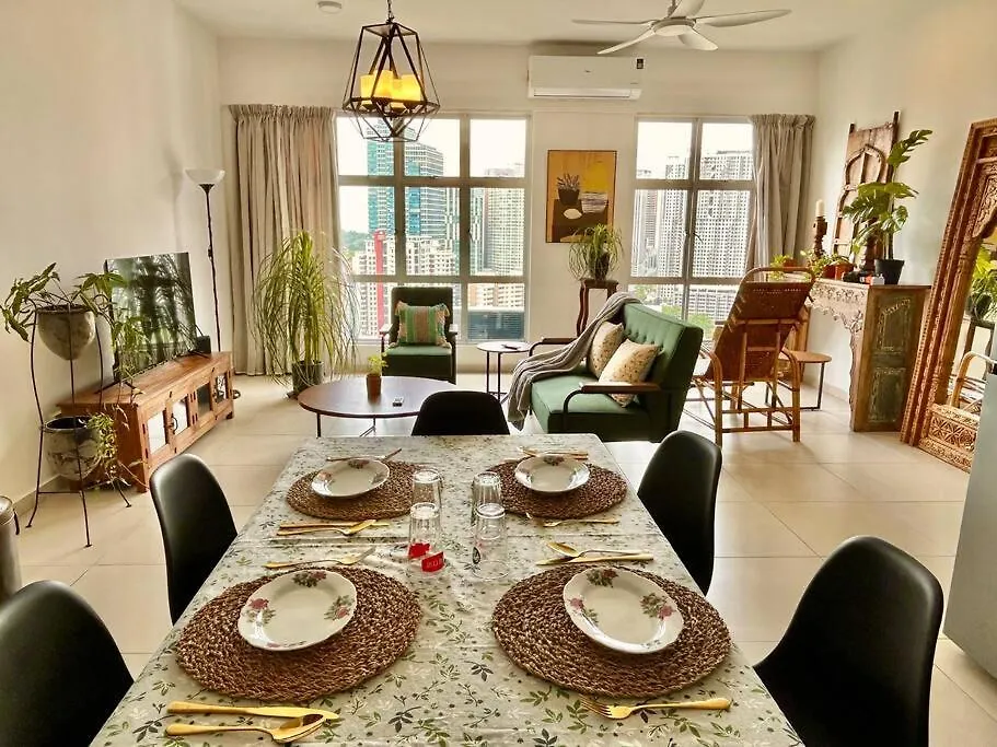 3 Bedroom Apt L26 At Kl Sentral With City View location
