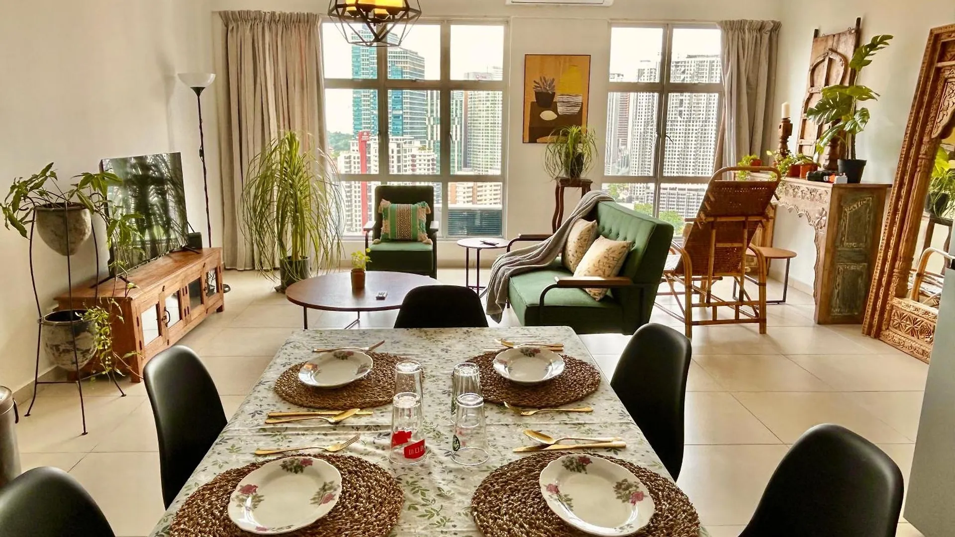 3 Bedroom Apt L26 At Kl Sentral With City View의 연락처